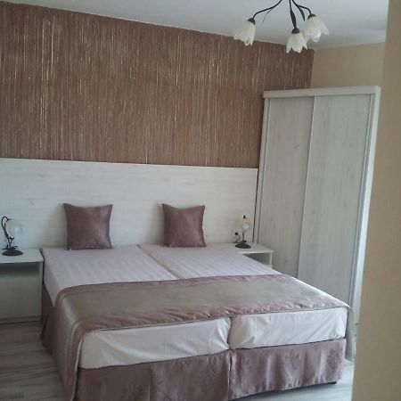 פרימורסקו Guest House Adriya מראה חיצוני תמונה