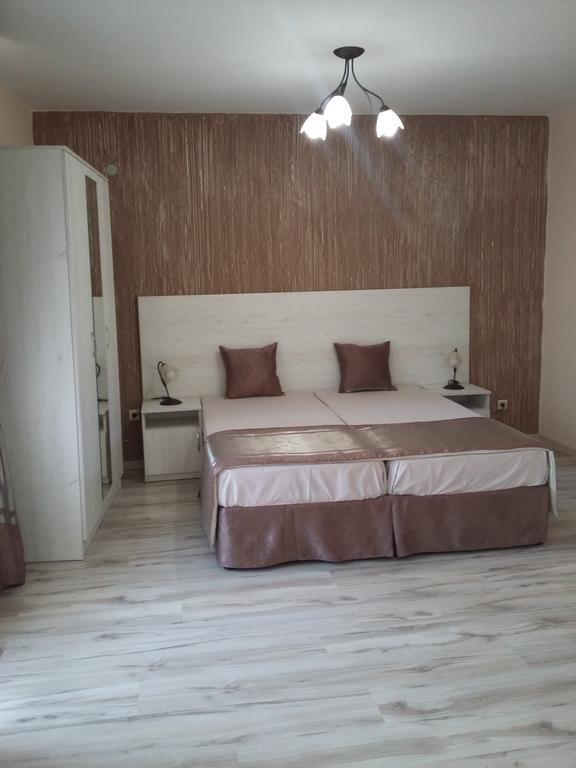 פרימורסקו Guest House Adriya מראה חיצוני תמונה