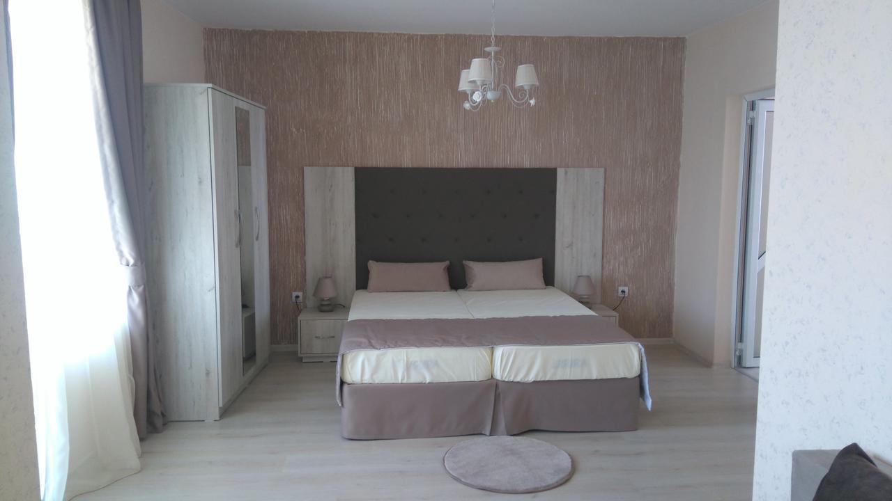 פרימורסקו Guest House Adriya מראה חיצוני תמונה